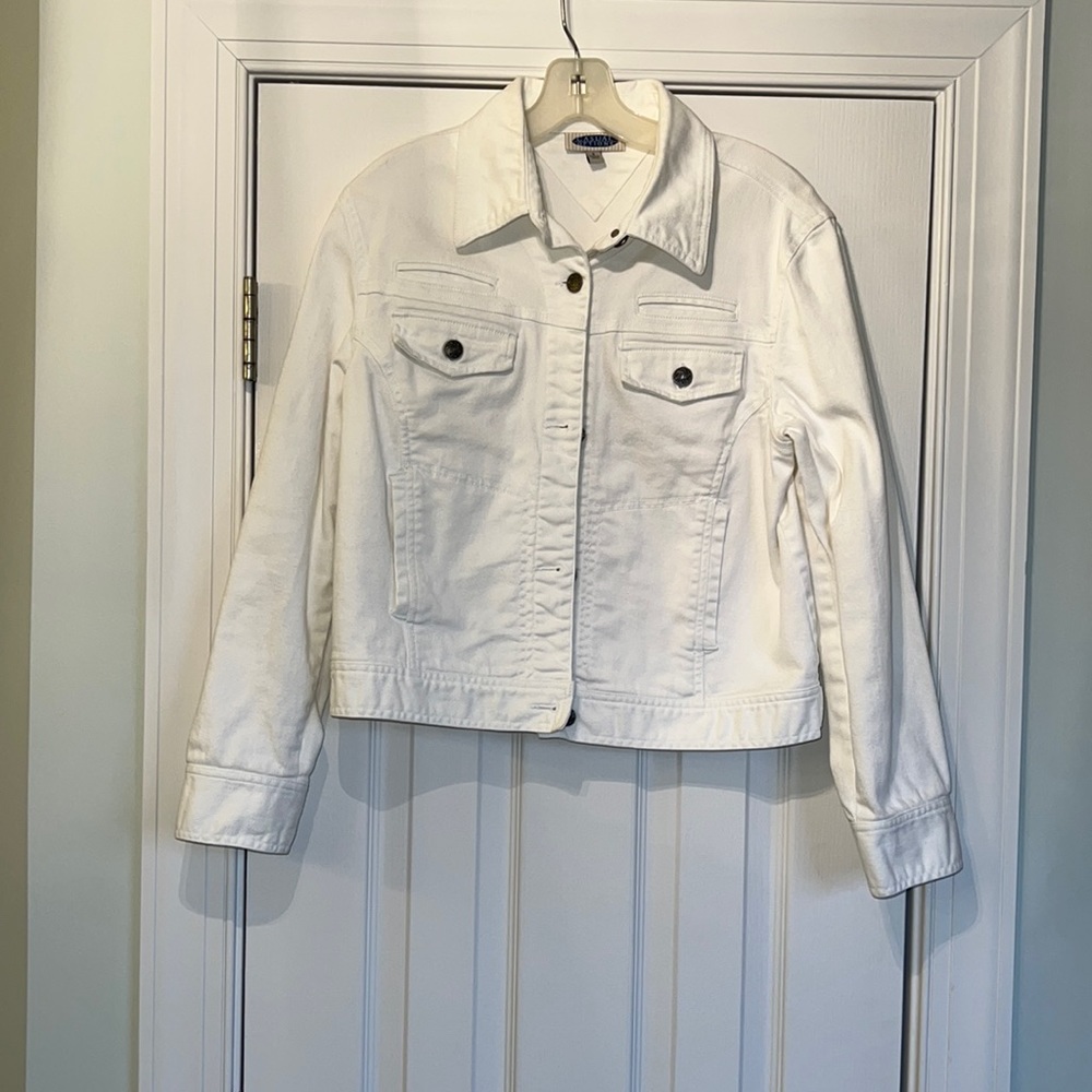 Casual Options, white denim jacket, size small, smoke and pet free home